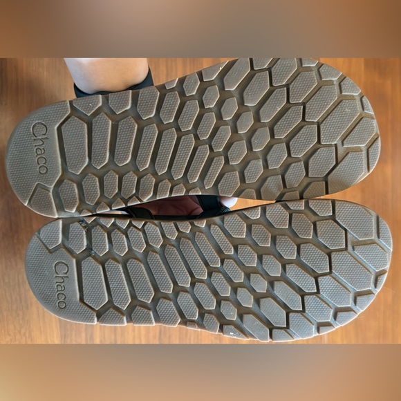 Women’s Chaco Lowdown Strappy sandal, size 7, black - Picture 2 of 7